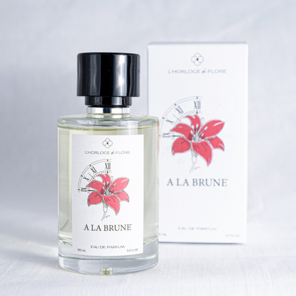 Flacon 100 ml et packaging pour le parfum A la Brune de la collection Les Signatures Créatives de la marque française L'Horloge de Flore.